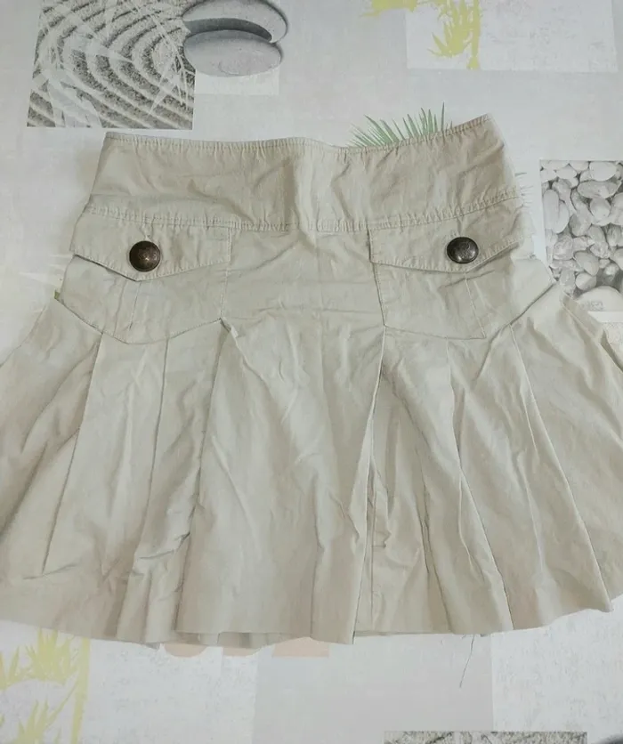 Jolie jupe plissée beige 34 Camaïeu