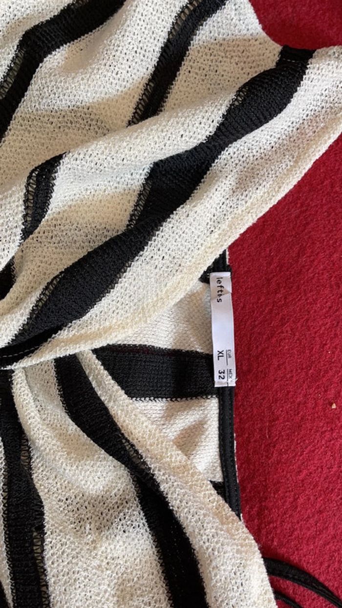 Lot de 2 top neufs  jamais  portés taille S/M/L - photo numéro 5