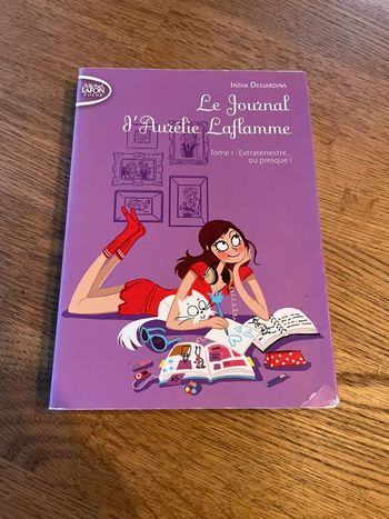 Livre Roman Le Journal d’Aurélie Laflamme Tome 1 Extraterrestre ou presque !