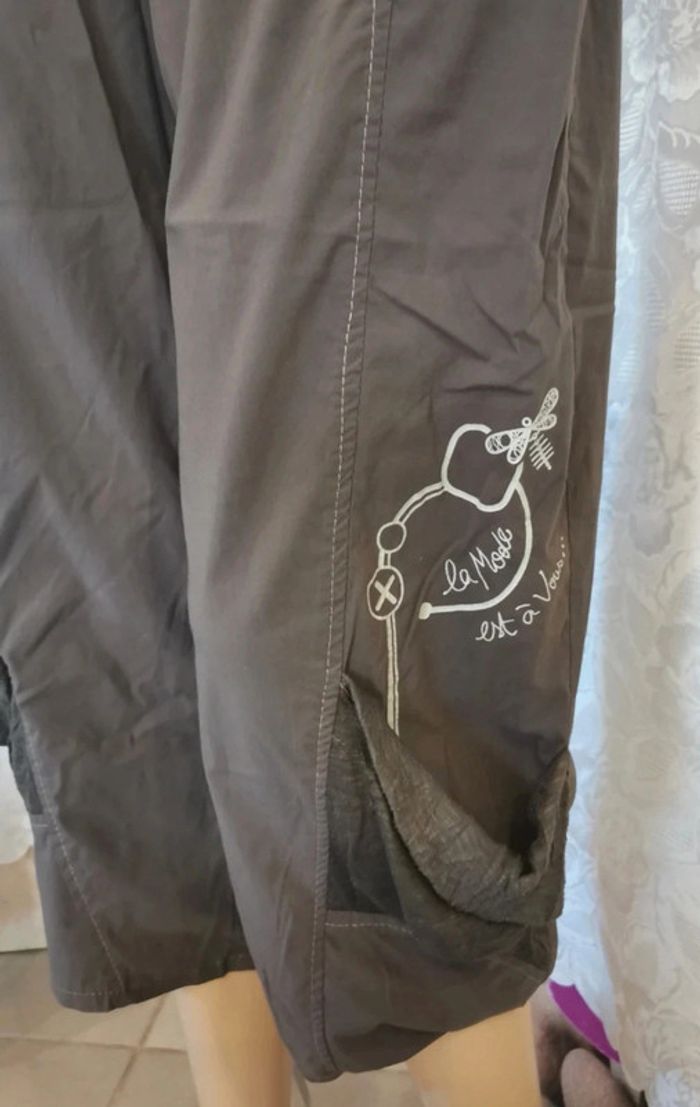 Pantacourt. Marron-taupe. Taille 36. La Mode Est À Vous - photo numéro 2