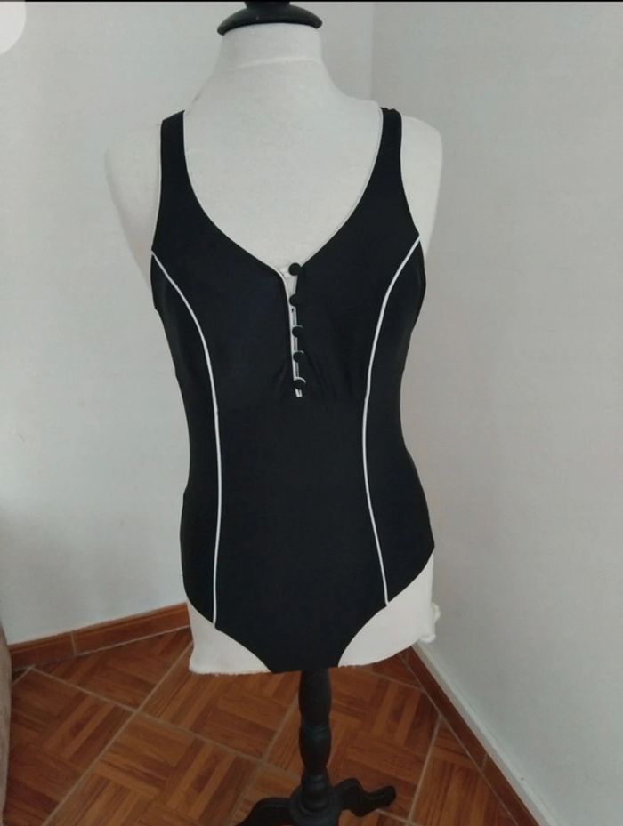 Maillot de bain blanche porte t44 - photo numéro 3
