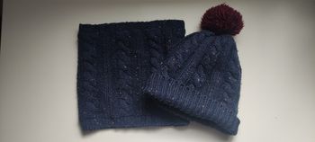 Bonnet et tout de cou