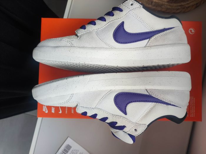 Baskets Nike SB force 58 Beaucoup d'autres modèles disponibles dans mon dressing 👟

Baskets neuves, jamais portées et authentiques. Achetées chez Nike.
Taille 38,5

Dans sa boîte d'origine sans couvercle.

Envoi rapide en double box. - photo numéro 5