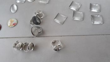Lot de cabochons en verre et supports bague argentés - neufs