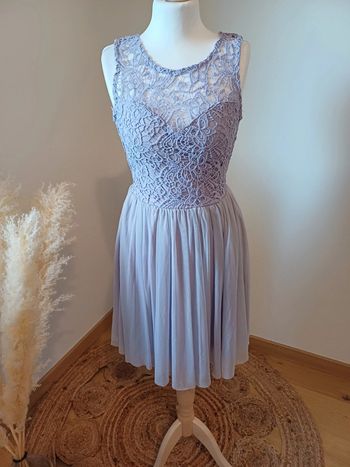 Robe chic couleur Lila avec dentelle Tally Weijl taille XS 34