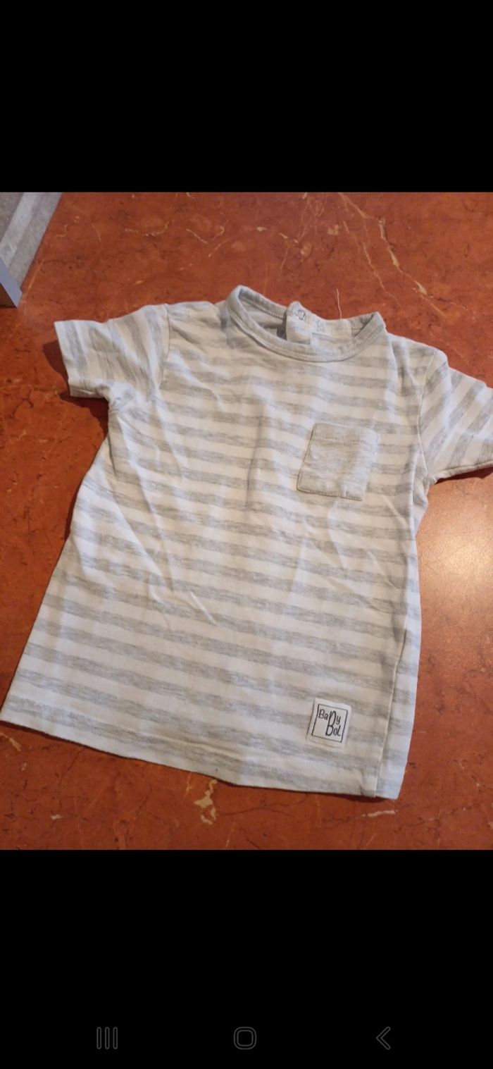 T.shirt garçon taille 24 mois