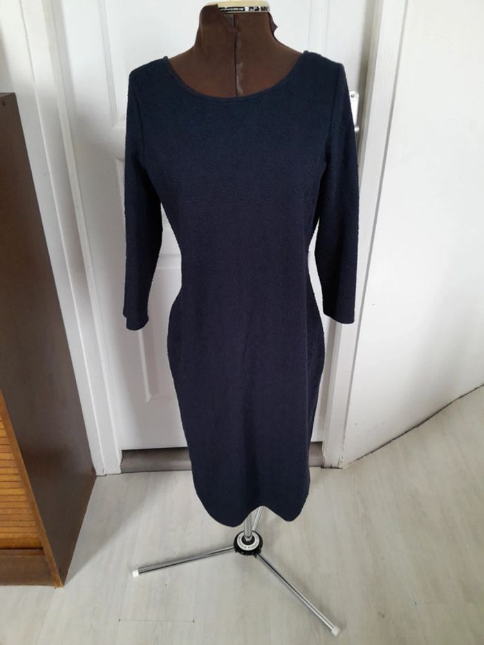 Jolie robe classique effet broché Esprit