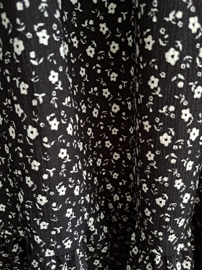 Robe noir fleurs blanches taille 40 - photo numéro 4