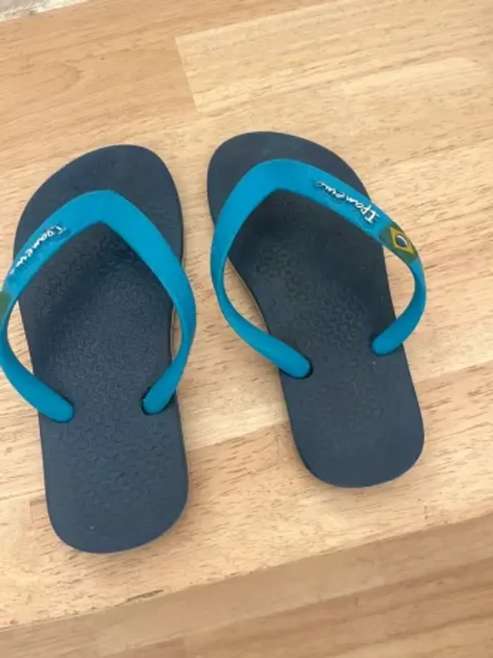 Tongs ipanema taille 27 tbe