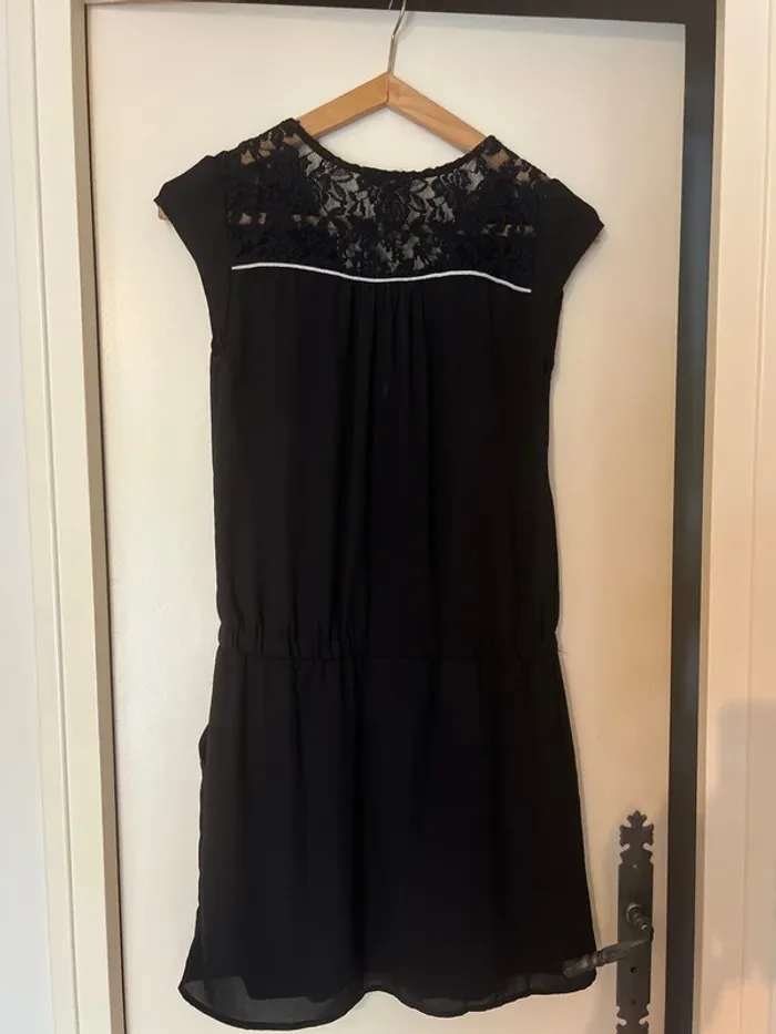 Robe noire avec poches - photo numéro 3