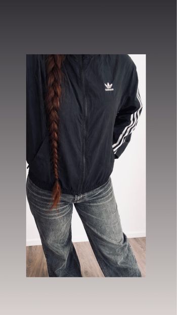 Veste Adidas street wear coupe vent tendance printemps 2026 noire et blanche virale