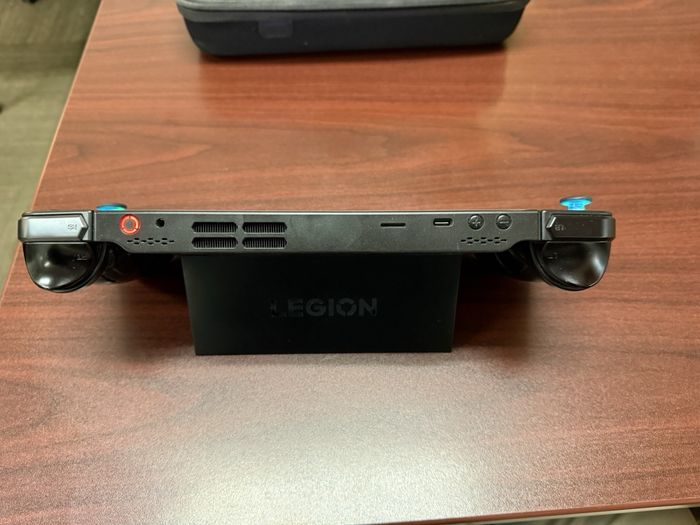Lenovo Legion Go Z1 Extreme Handheld,16GB RAM, 1TB ,Charger, Original Box,Case - photo numéro 4