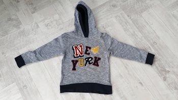 Sweat à capuche Taille 8 ans