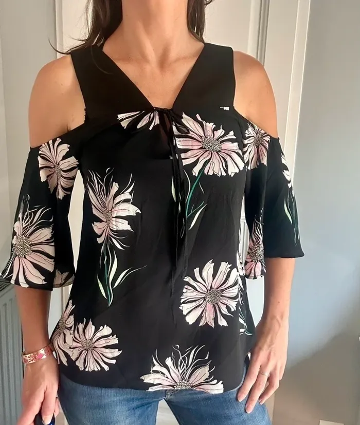 Blouse noire à épaules dénudées – Maison 123 S / 36 / 8·Très bon état - photo numéro 5