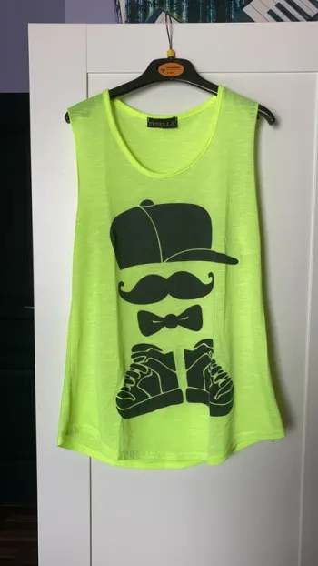 débardeur jaune fluo