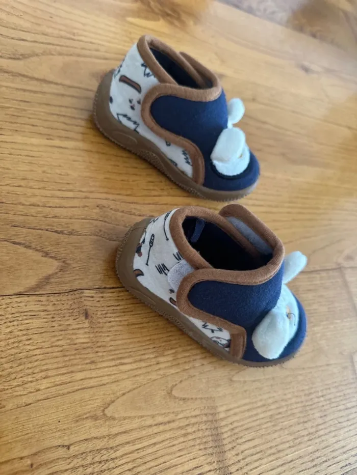 Pantoufles, Bébé taille 19 - photo numéro 2