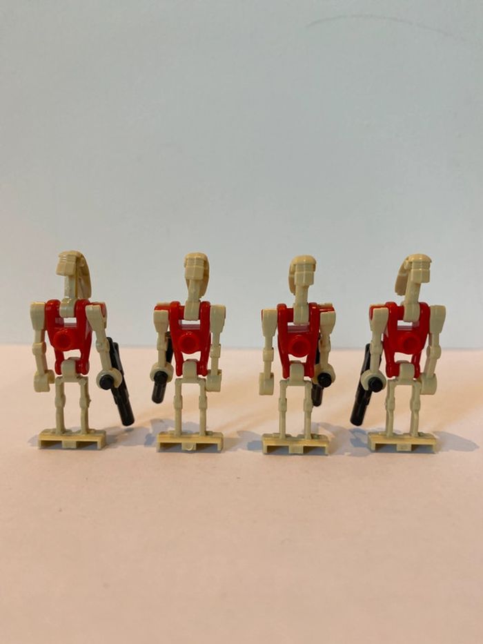 Figurine type lego 4 droïdes de sécurité. Star Wars - photo numéro 3
