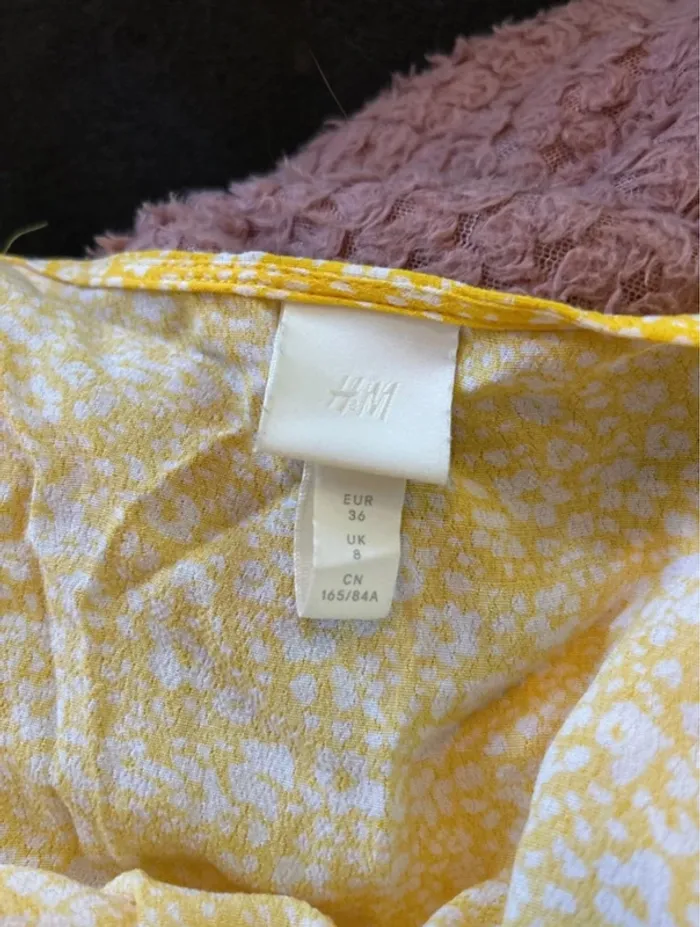 👗 Robe jaune fleuris - photo numéro 4
