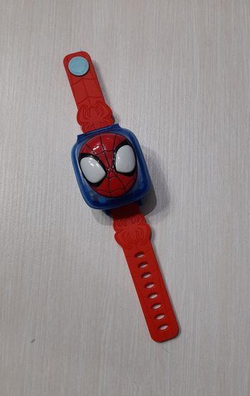 Montre spiderman 
Bon état 