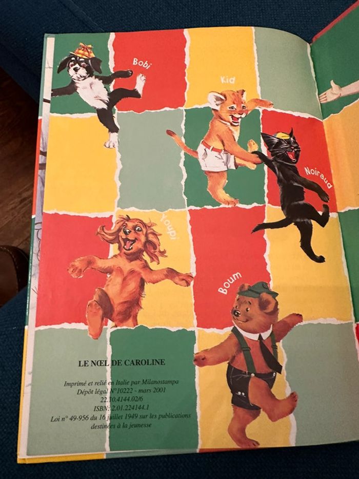 Livre bords colorés couleurs multicolore bd album Hachette Caroline Le Noël fête - photo numéro 6