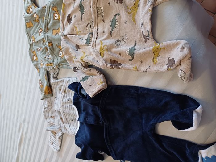 4 pyjamas 1 pièce pour garçons taille 1 mois - photo numéro 3