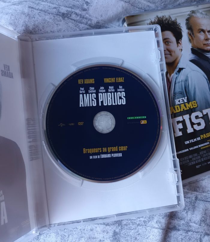 DVD | " Amis Publics " avec Kev Adams 🌞💐 - photo numéro 2