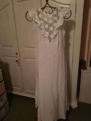 Robe de nuit longue . Blanche. Taille unique.