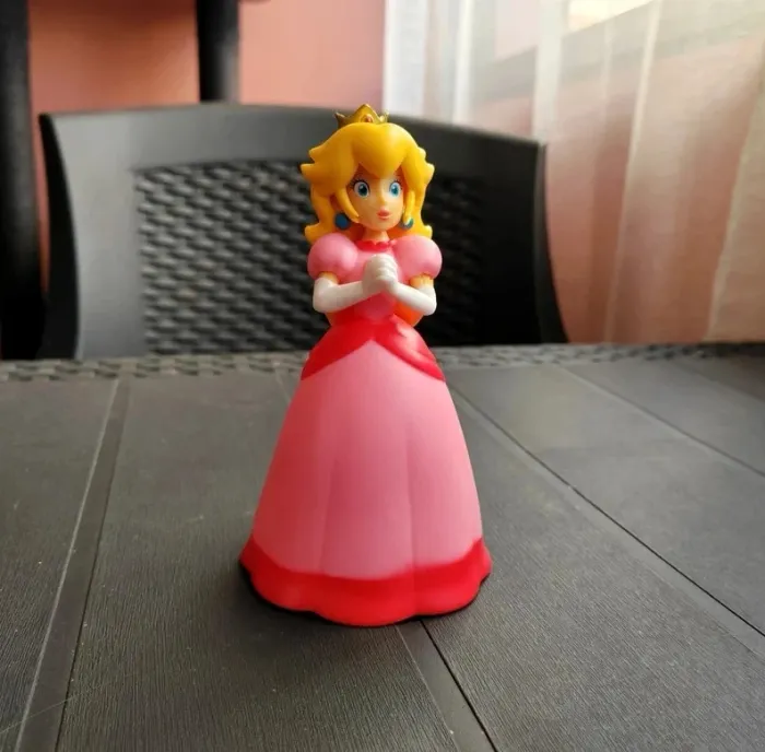 Grande figurine Princess Peach - Nintendo, Mario - photo numéro 3