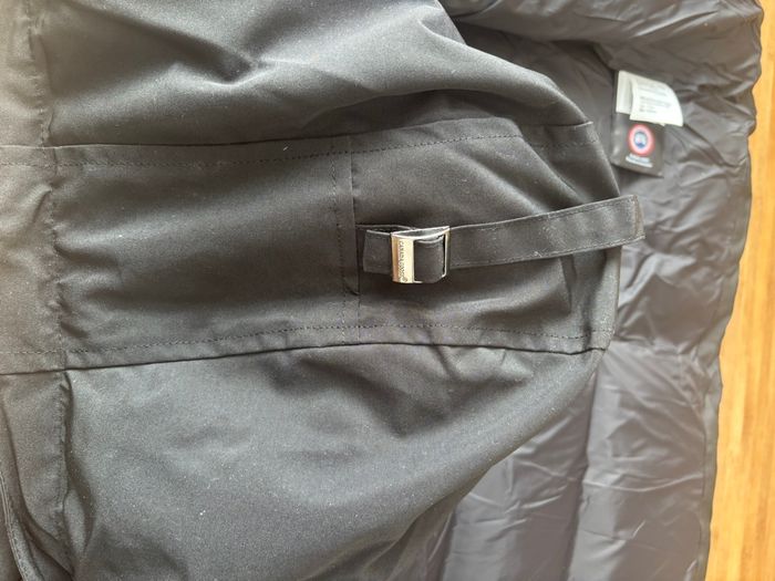 Canada Goose Wyndham black label en noir monochrome - photo numéro 5