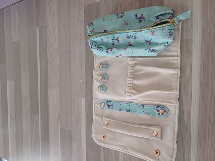 trousse de toilette ou maquillage - photo numéro 4