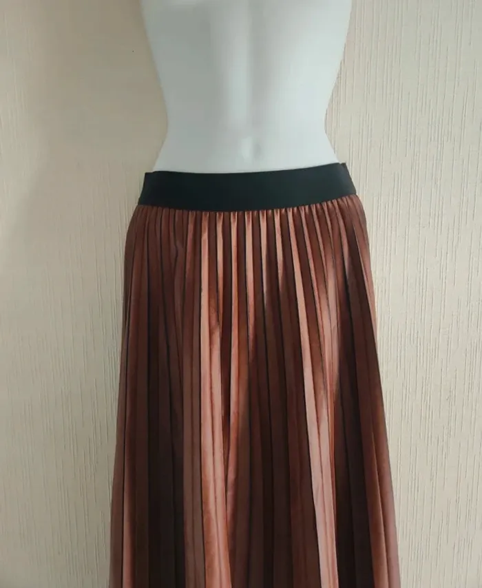 Jolie jupe en similicuir marron et noir Maison 123 taille 36 - photo numéro 2