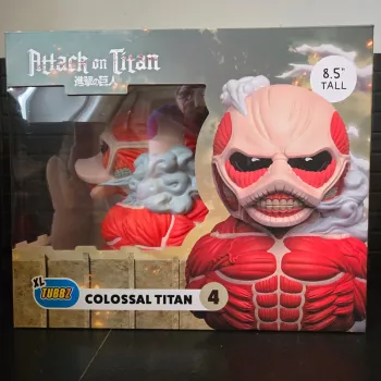Tubbz xl: L’Attaque des Titans - Titan Colossal Grande Figurine De Canard en Cosplay De Collection