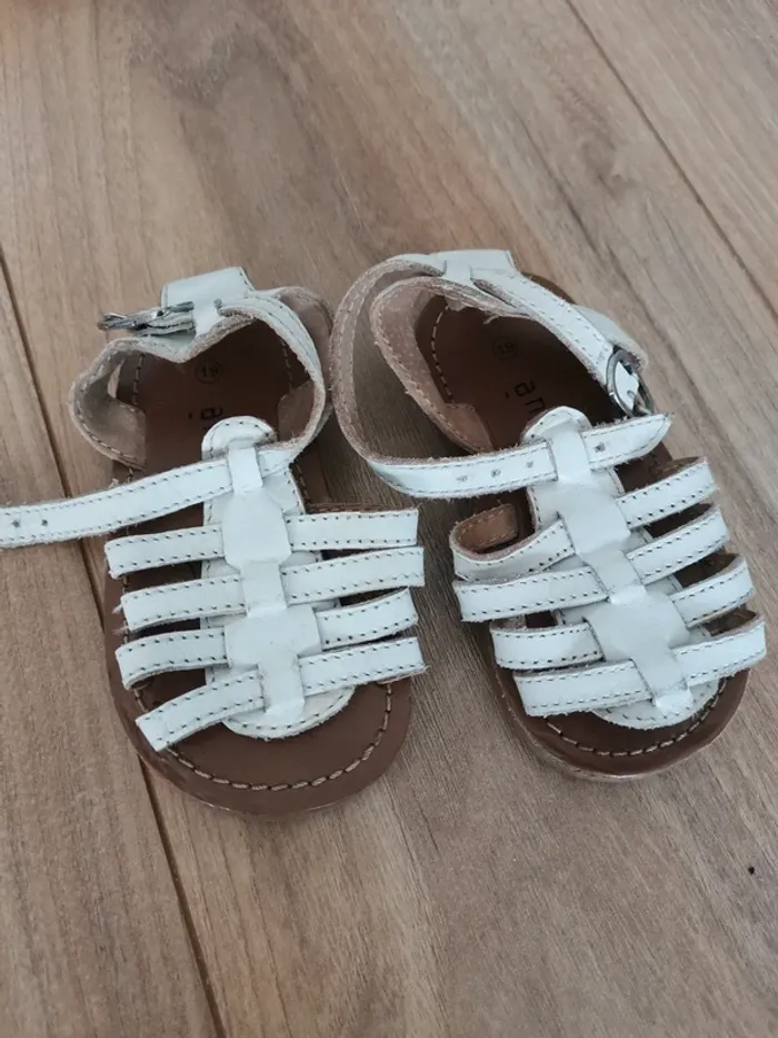 Sandales fille taille 19