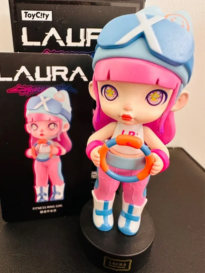 Vintage 2011 Figurine de collection Fitness Ring Girl – Laura Cyberpunk (ToyCity)