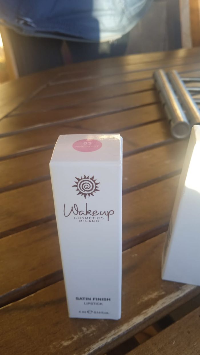 Lot de 4 cosmétiques Wake Up Rouge, Blush, Eyeliner et crème - photo numéro 4