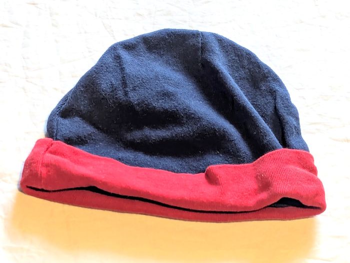 Petit Bonnet Levi's Bleu Marine Large Bandeau Rouge Accessoire Petits Enfants Bébés - photo numéro 3