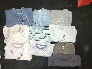 Lot 8 pyjamas + 1 tenue 3 mois