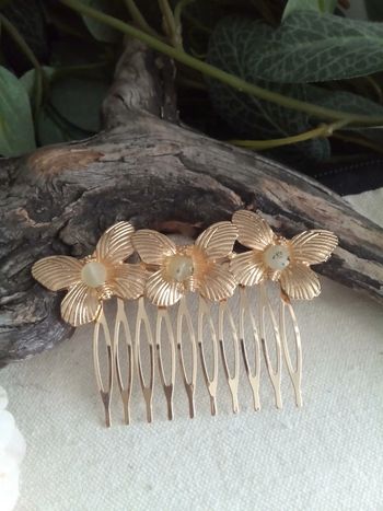 Barrette peigne papillons dorés et pierres de jade phrénite