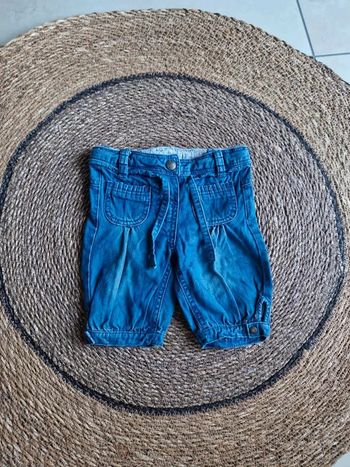 Joli pantacourt Tape à l'oeil taille 18 mois