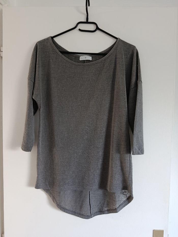 Haut gris Cache cache