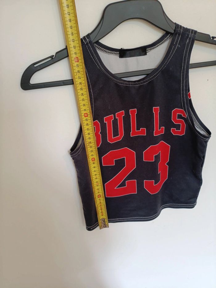 Crop top Bulls 23 noir et rouge vintage - photo numéro 4