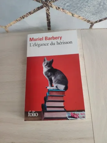 Livre poche l'élégance du hérisson Muriel Barbery