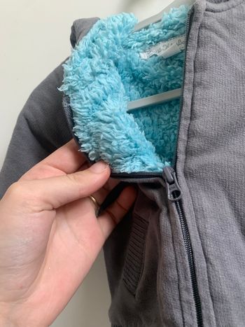 Gilet à capuche 