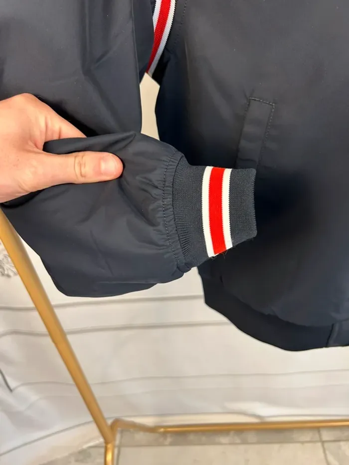 Bomber Tommy Hilfiger Marine 12 ans Neuf - photo numéro 4