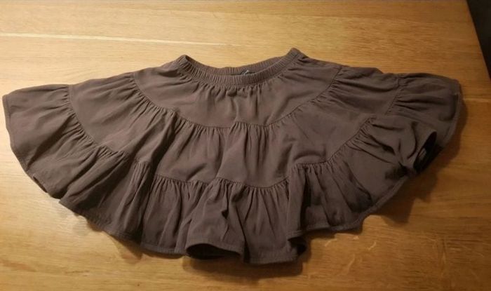 Jupe style patineuse fillette. T.6 ans.