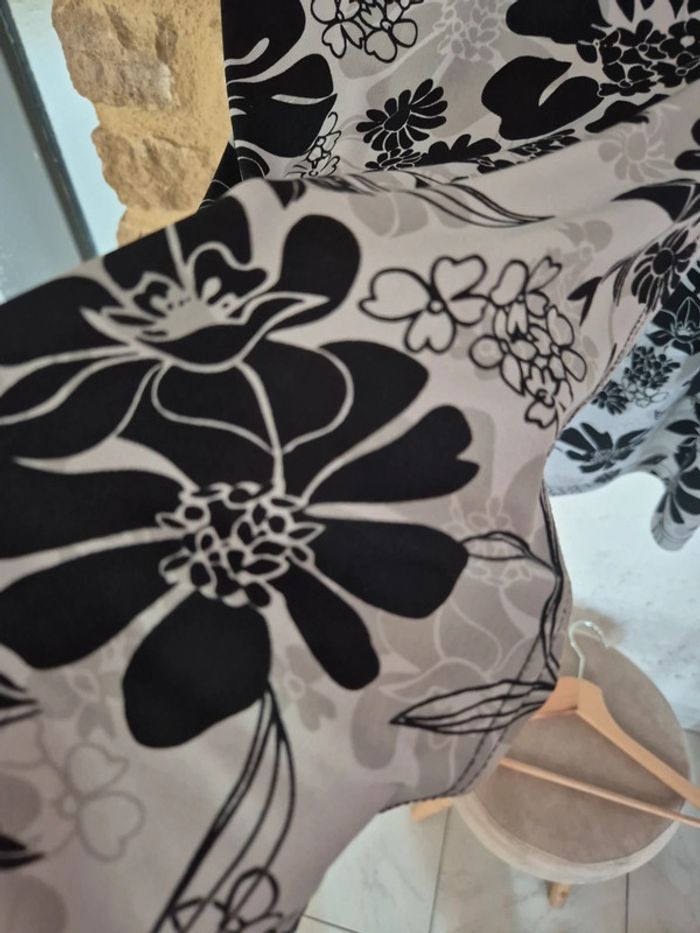 Très jolie tunique longue ou robe cache cœur à fleurs taille 44 - photo numéro 6