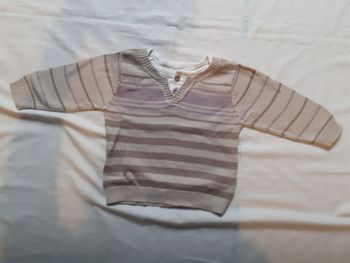 Pull camel rayé lilas col en V