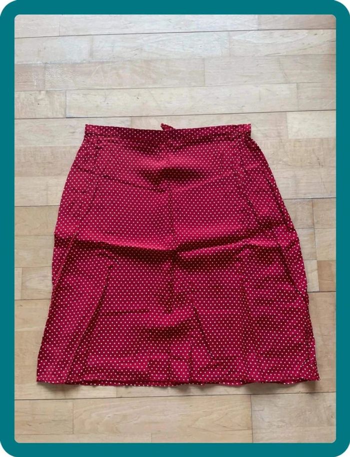 Jupe à pois rouge