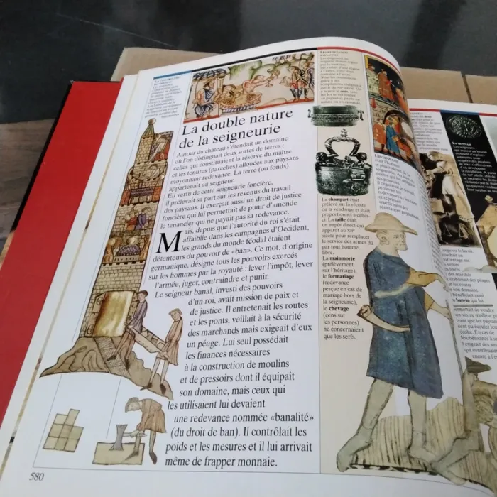 A l’ ombre des châteaux forts Gallimard Larousse - photo numéro 4