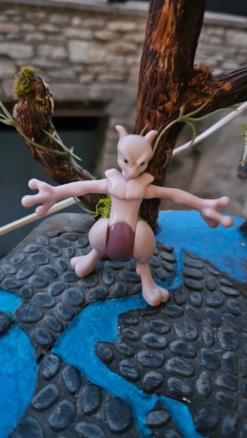 Super figurine Pokemon Mewtwo macdo